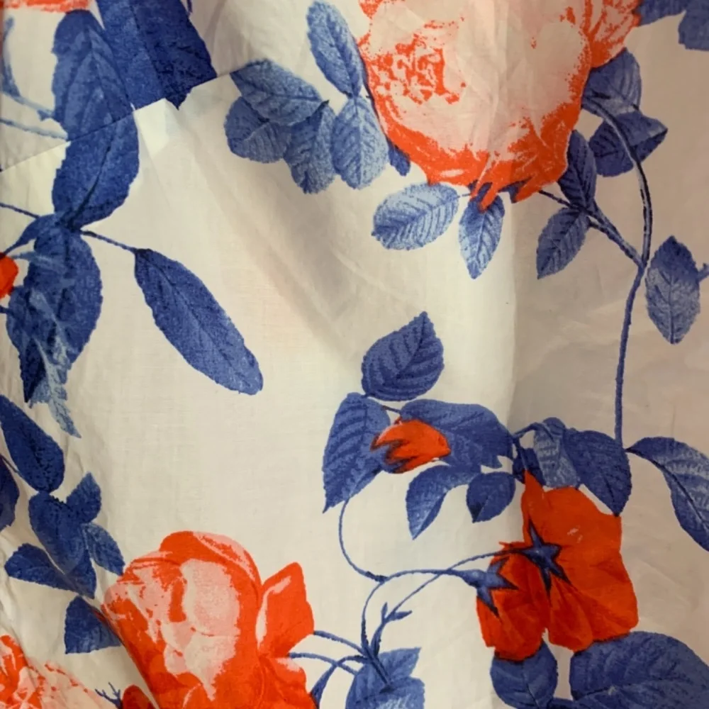 Talbots petites‎ turn up cuff floral button down. Worn 3x